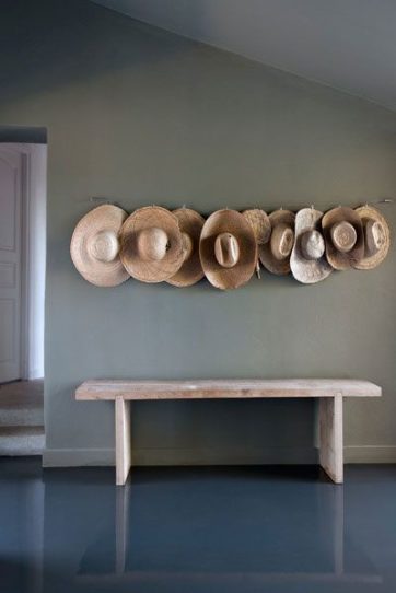 Plus qu’un chapeau de paille , il devient un accessoire DéCo